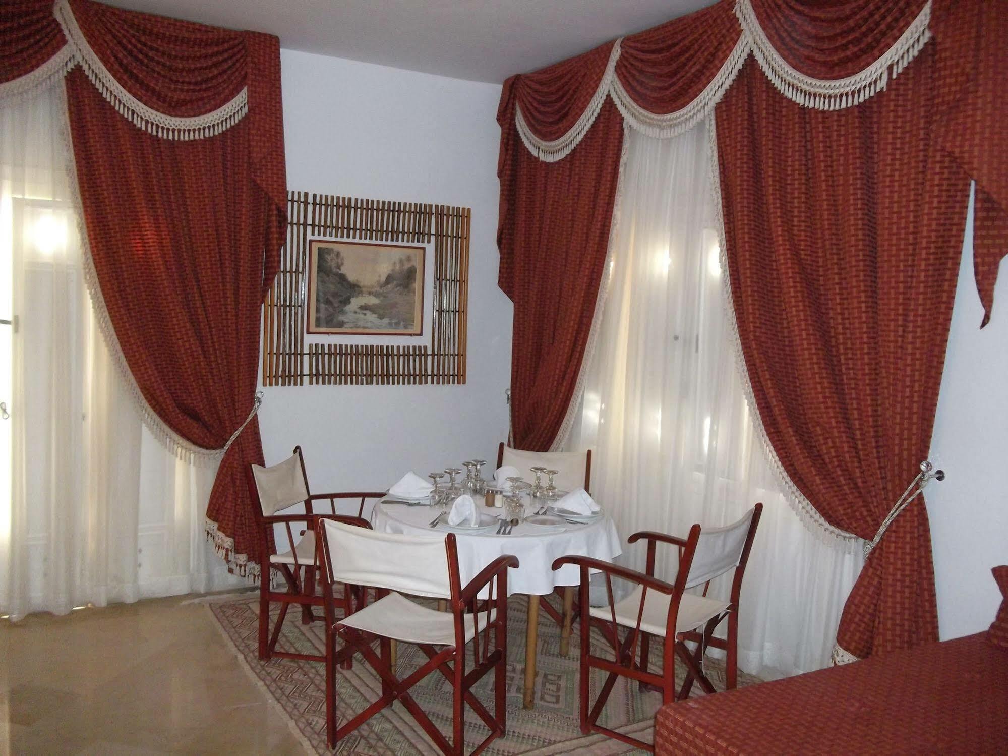 Отель Sun Palm Дуз Экстерьер фото